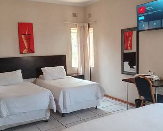 Vuya Nathi Bed & Breakfast - Manzini - Habitación