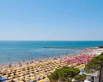 Nice and cozy apartment near the beach in Grado Pineta by Beahost Rental no160 - Grado - Strand