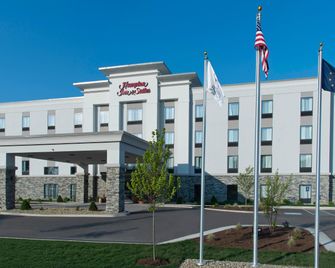 Hampton Inn and Suites Michigan City - Michigan City - Building