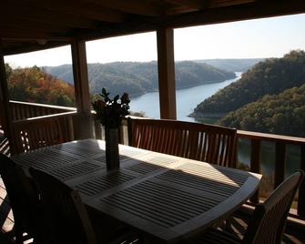 Center Hill ~ Best View On Lake ~ 3 Decks & Hot Tub - Baxter - Balcony