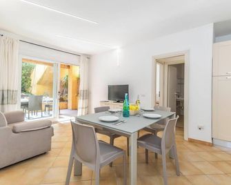 Rotondo Dream Suite with Shared Pool - Porto Rotondo - Comedor