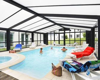Domaine de la Baie-T3 duplex 6 pers. by Interhome - Audierne - Pool