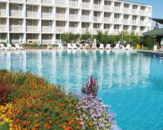 Balaton - Nesebar - Pool