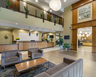 Best Western Plus Lacey Inn & Suites - Lacey - Salónek