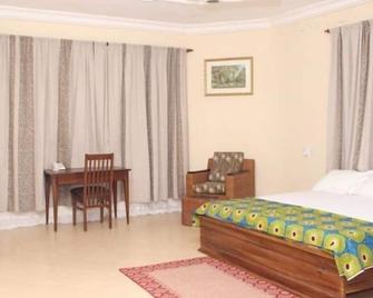 Huford Lodge - Aburi - Bedroom