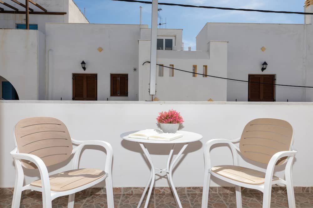 Depis place and apartments - נאקסוס - מרפסת