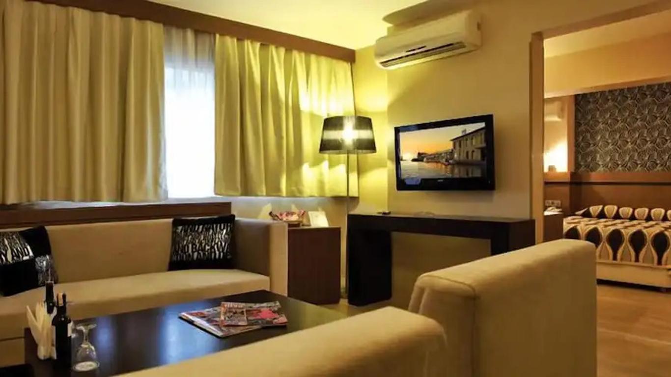 Susuzlu Hotel