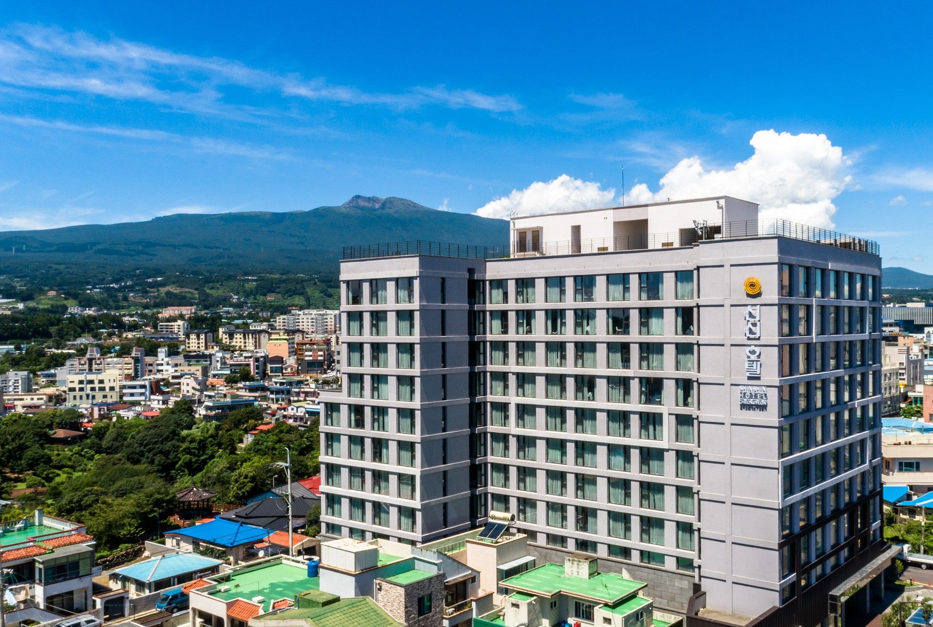Shinshin Hotel Cheonjiyeon - סאוגוויפו - בניין
