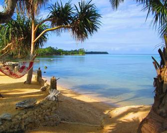 Troppo Mystique - Port Vila - Beach