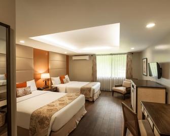 Montebello Villa Hotel - Cebu - Quarto