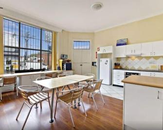 Sinclairs City Hostel - Sídney - Comedor