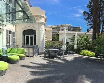 Villa Garbo - Cannes - Innenhof