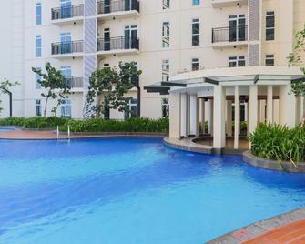 Collection O 18 Puri Orchard - Yakarta - Piscina