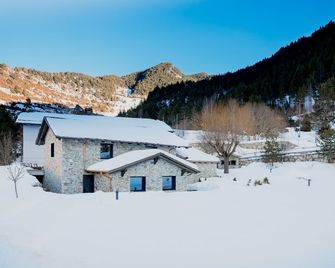 Les Pardines 1819 Mountain Suites & Spa - Encamp - Clădire
