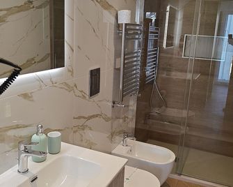 Kira suite and rooms - Pozzuoli - Bathroom