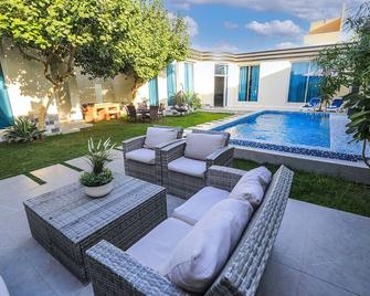Arjan Park Resort - Riad - Piscina