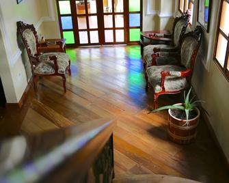 Hotel Donde Marcelo - Baños - Reception