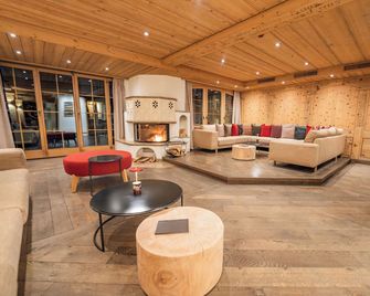 Swiss Alpine Hotel Allalin - Zermatt - Lounge