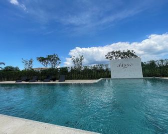 alisse Stay Phuket Layan - Пхукет - Басейн