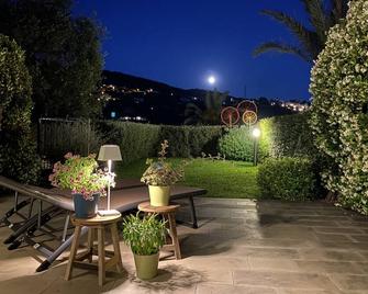 Bilocale con splendido porticato - Vallebona - Patio