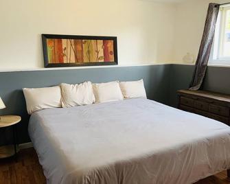 Western Hospitality! All new game room! - Thermopolis - Schlafzimmer