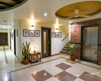 Fabhotel Midland - Bhopal - Lobby