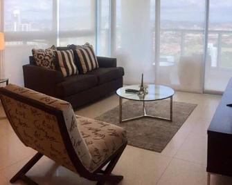 Cozy And Charming 1-Bedroom Apartment Located In Costa Del Este - Panama City - Living room