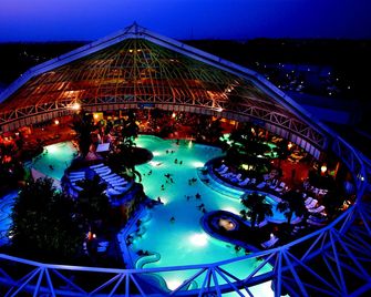 Hotel Victory Therme Erding - Erding - Building
