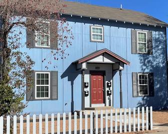 Downtown San Antonio/Highland Park, Cozy 1 bedroom, Wifi, AC, washer/dryer, 101 - San Antonio - Building