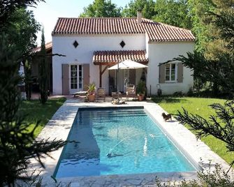 Holiday Home Montaigu-de-Quercy Lake - Montaigu-de-Quercy - Piscina