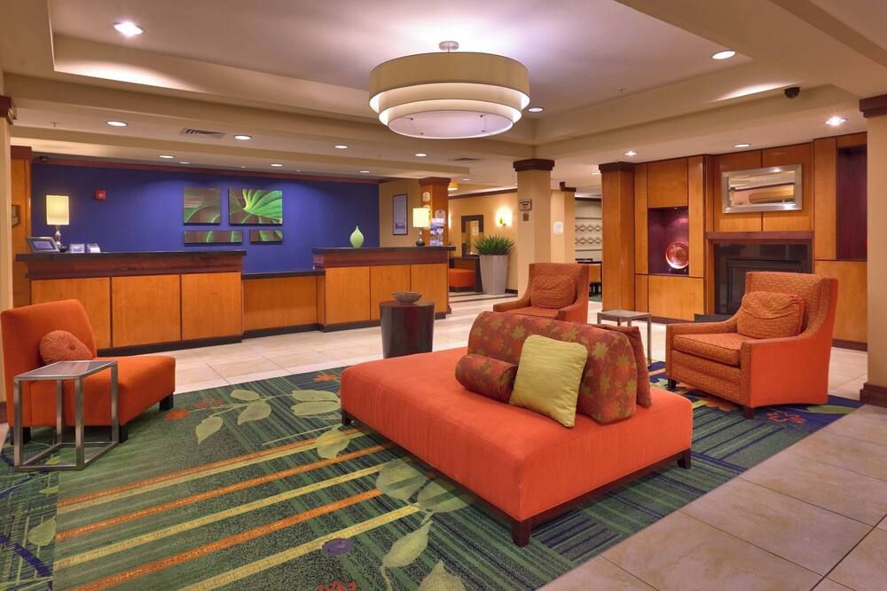 Fairfield Inn and Suites by Marriott Laramie - Ларамі - Лоббі