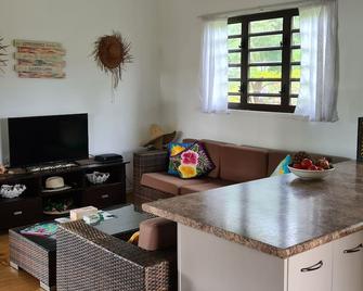Eve & Sandys Holiday Home - Rarotonga - Living room