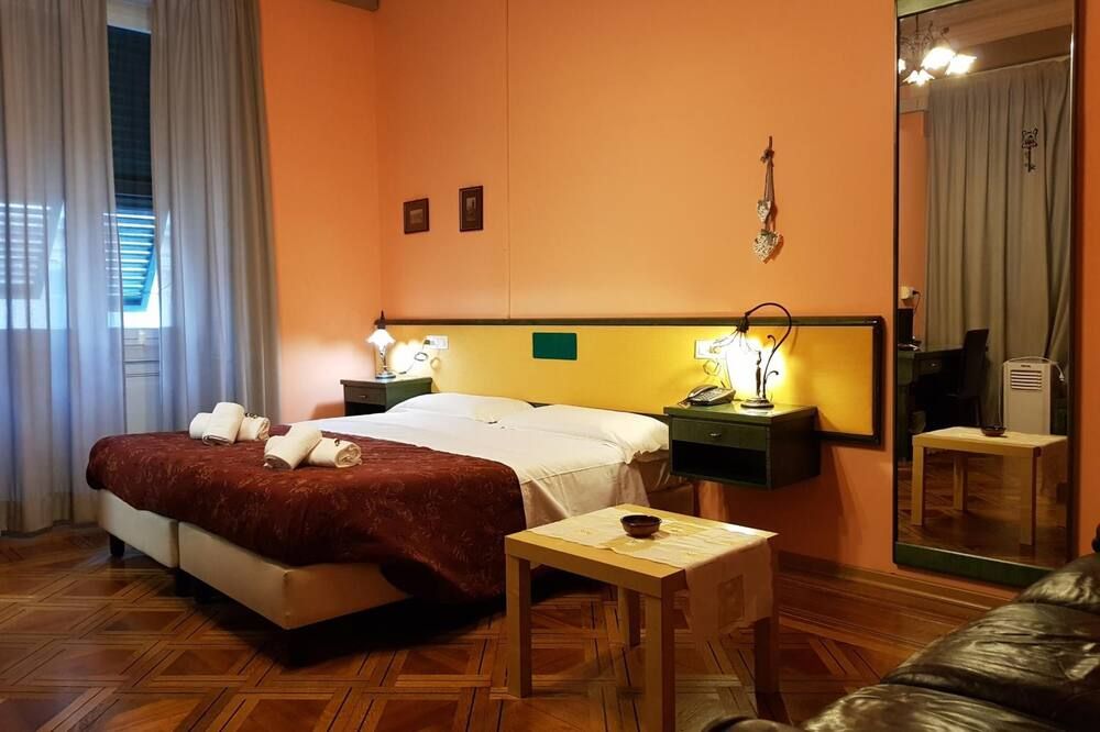 هوتل سوسه جينوفا - جنوة - غرفة نوم