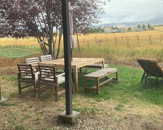 Cozy quiet place with Mountain View - Bozeman - Patio