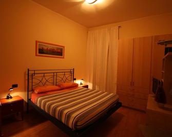 Bed & Breakfast Centro Storico - Sarnico - Schlafzimmer