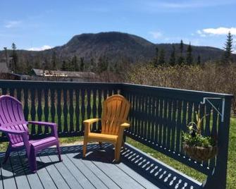 Down Home Accommodations - Rocky Harbour - Balcony