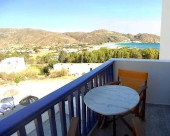 Holidays In Ios - Mylopotas - Balcony