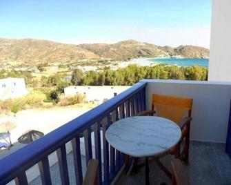 Holidays In Ios - Mylopotas - Balcó