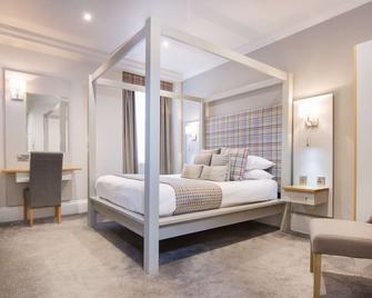 White Hart Hotel & Apartments - הארוגייט - חדר שינה