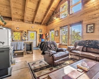 Upper cabin, 2 Bedroom on the Flat Tops perfect for a relaxing getaway - New Castle