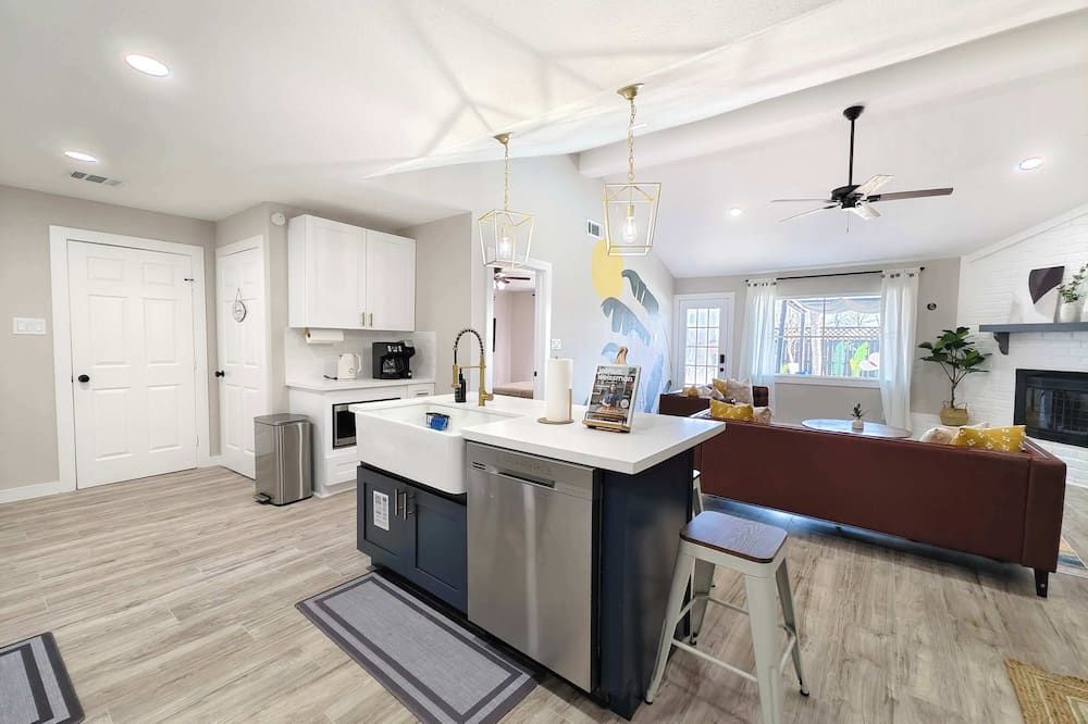 ساج فيو كوتيدج 4 بد دوم اي/و بول، بيت فريندلي! - هيوستن - مطبخ