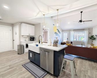 Sageview Cottage 4 Bdr W/ Pool, Pet Friendly! - Houston - Cucina