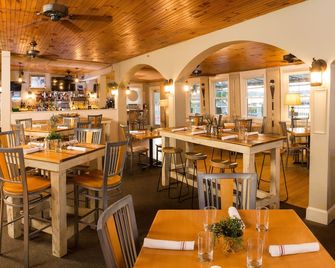 The Nest on Saratoga Lake - Saratoga Springs - Restaurant