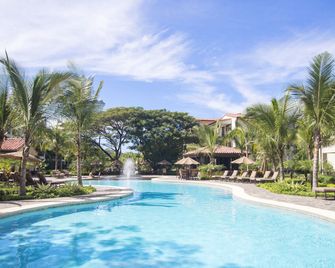 Coco Breeze Pacific - Coco - Piscina