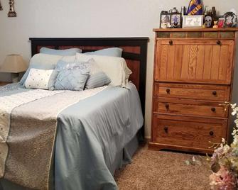 Sturgis Rally Rental - Belle Fourche - Bedroom