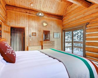 Gorgeous Log Cabin in Alta with Outdoor Hot Tub and Wood Burning Fireplace - Alta - Bedroom