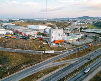 Ibis Contagem Ceasa - Contagem - Будівля