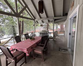 Tucci Two Base camp Mountain or River adventures. - McCloud - Balcony
