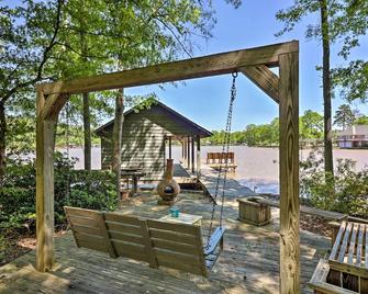 Lakefront Milledgeville Cabin Private Dock, Porch - Milledgeville - Патіо