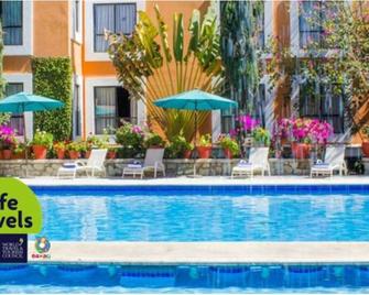 Hotel Oaxaca Dorado - Oaxaca - Pool